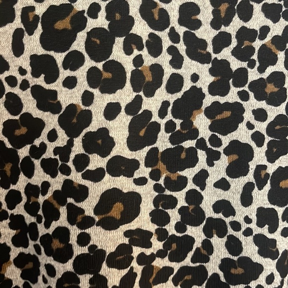 Animal print top - Picture 2 of 8